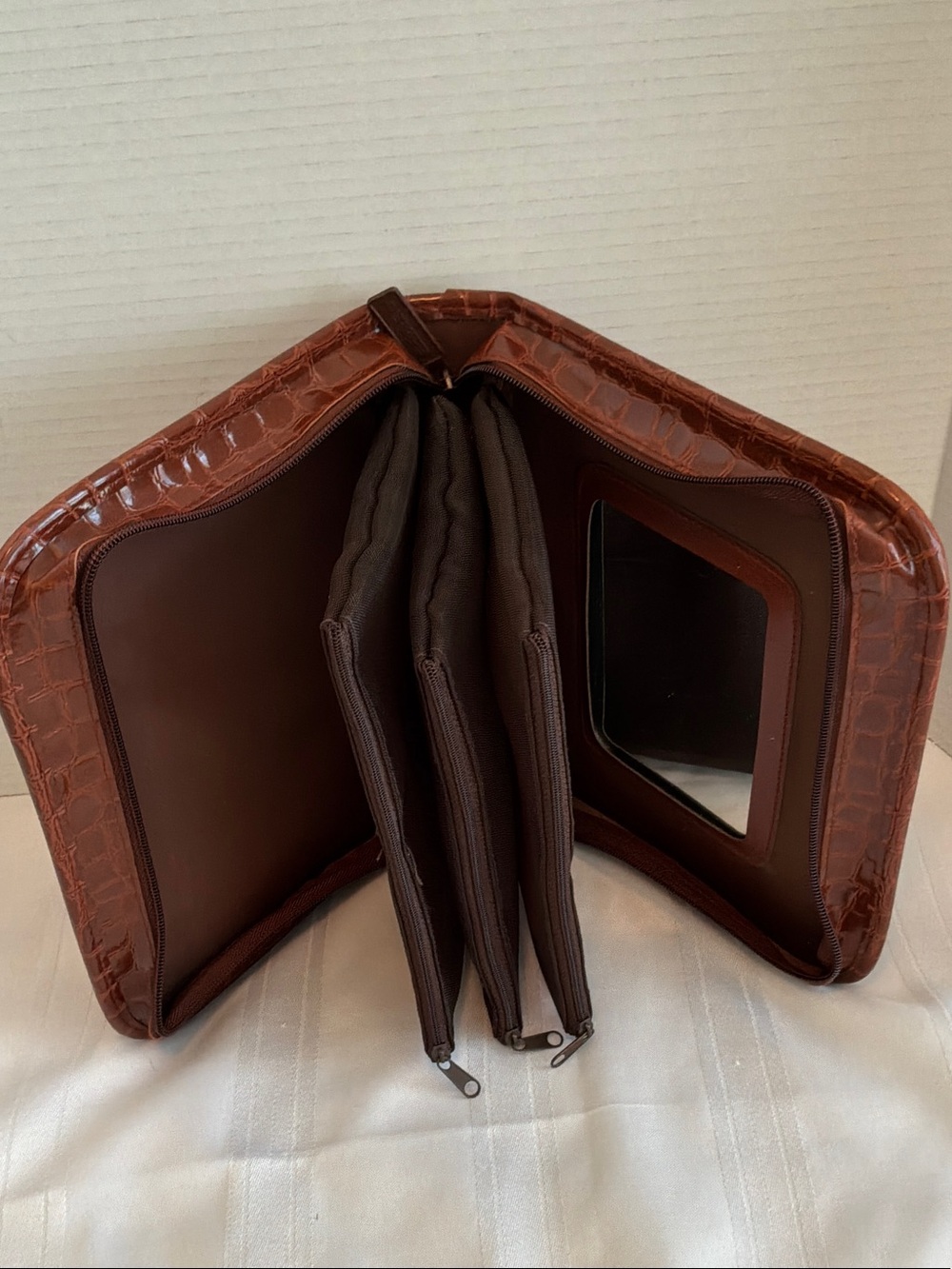 Fashion Fair croc faux leather travel cosmetic binder organizer unisex